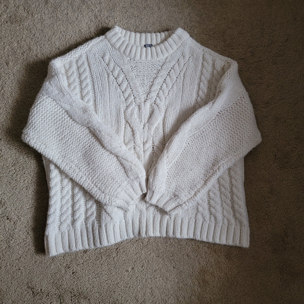 Aerie Cream Cable Knit Sweater Size M